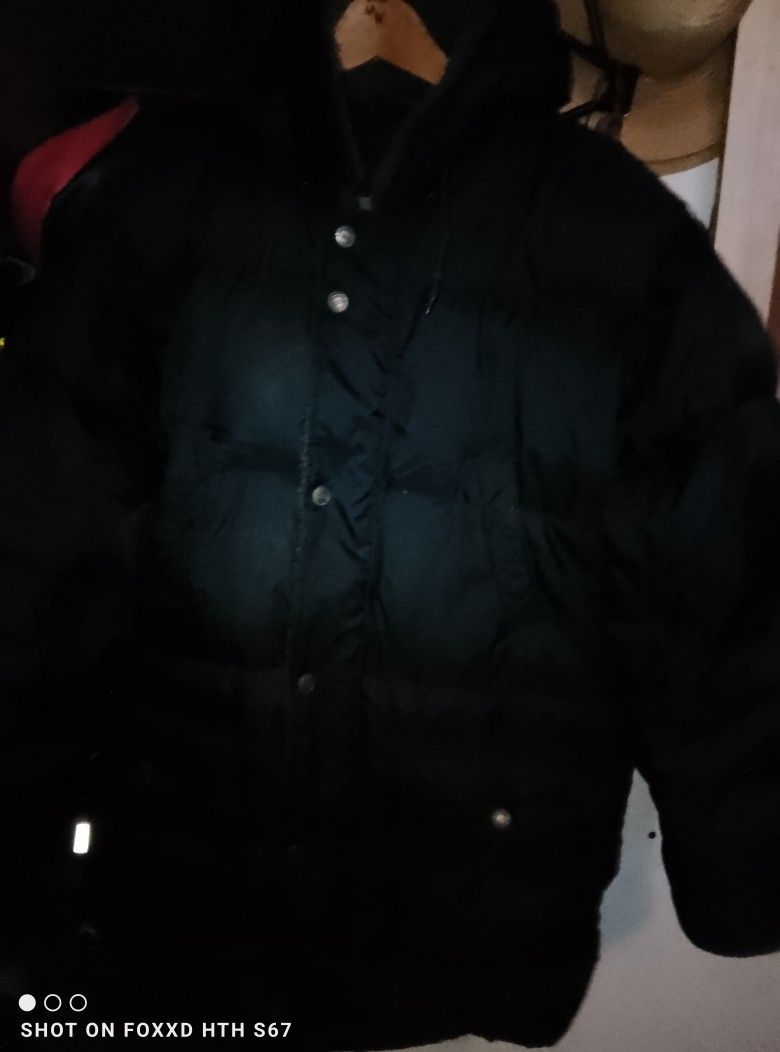 Long Medium BAM! WINTER COAT EXTRA POCKETS DEEP POCKETS ZIP UP AND BUTTON UP GREAT CONDITION JUST ONE MINOR TARE AT THE BOTTOM