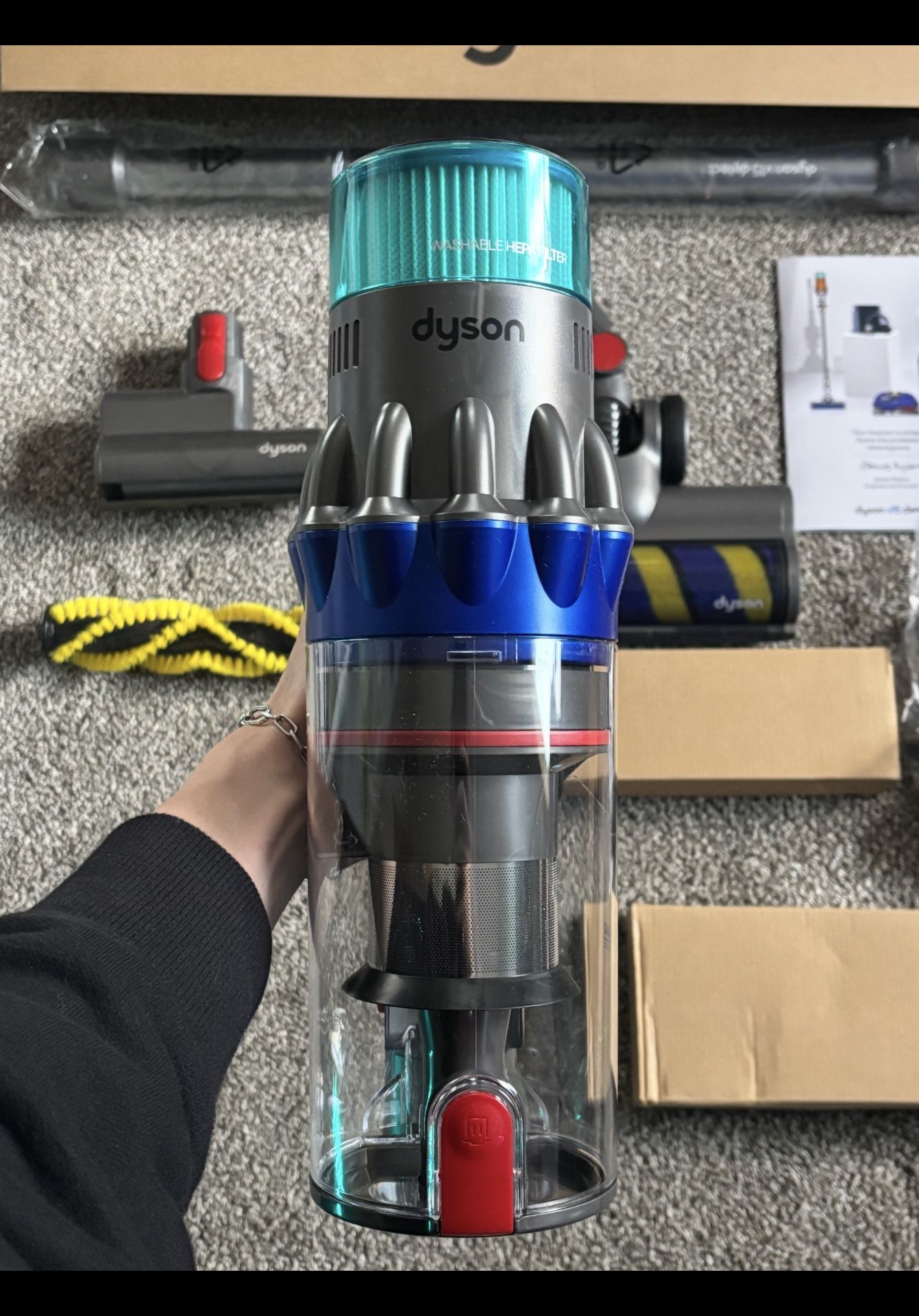 DYSON V15 DETECT