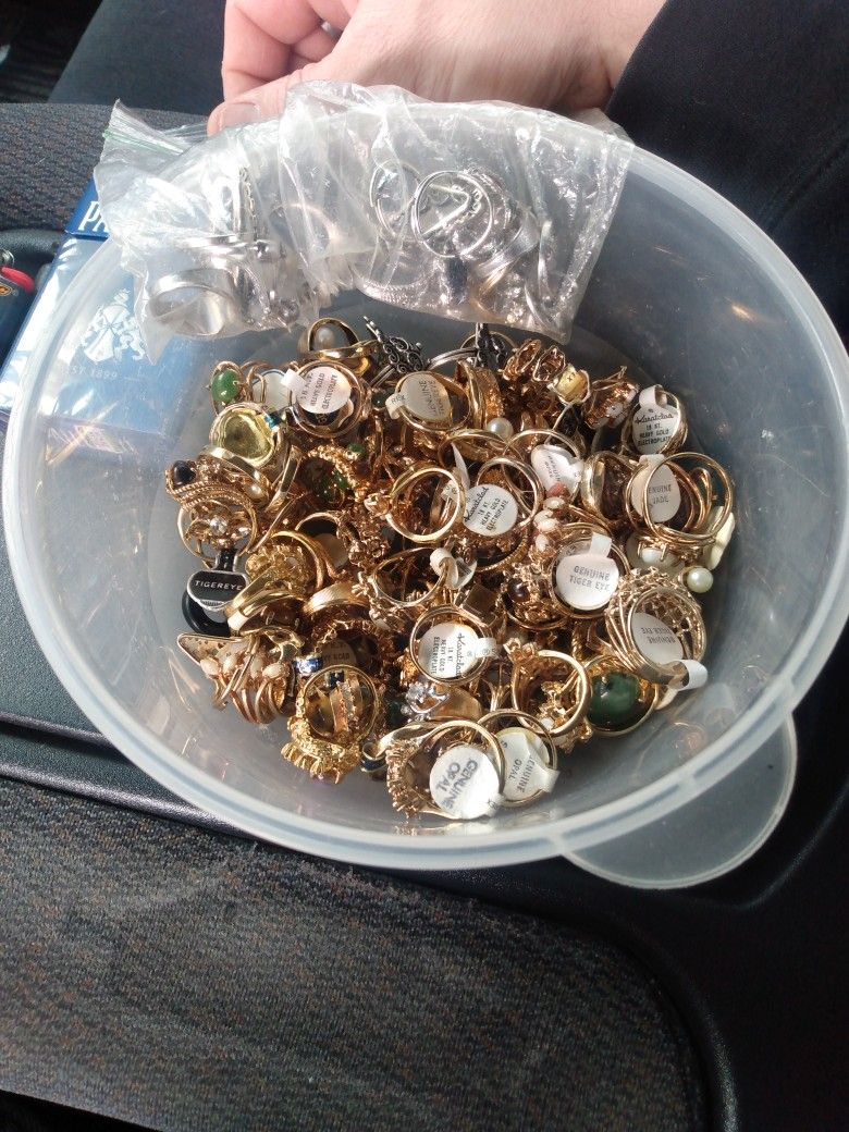 Lots Of Different Sizes Ladies Ring's. Many Different Genuine Stones