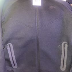 BLACK NIKE TECH SWEAT SUIT