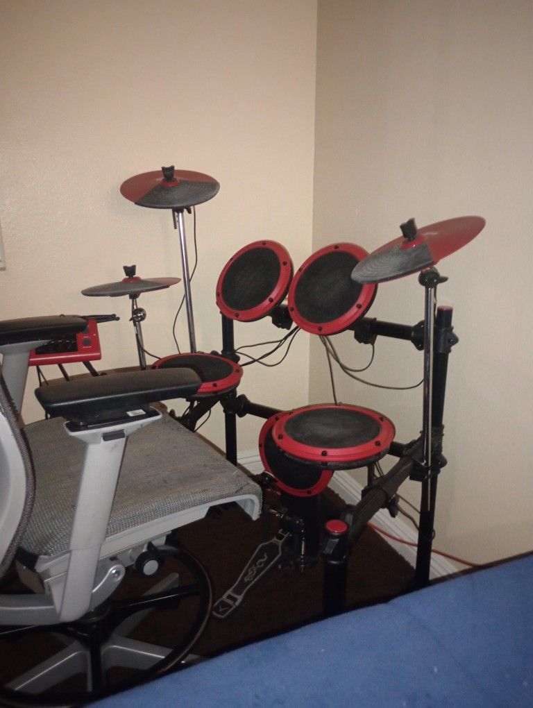 Ddrum Electronic 5 Piece Set With Computer