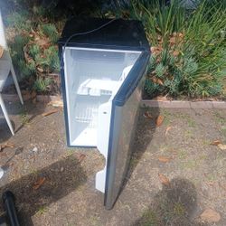 Stainless Steel Mini Fridge For cheap!!