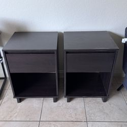 2 Nightstands