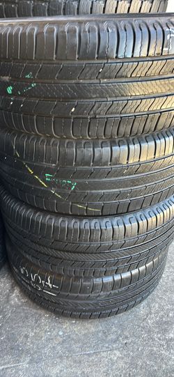 215/55/17 michelin defender 🔥3&1