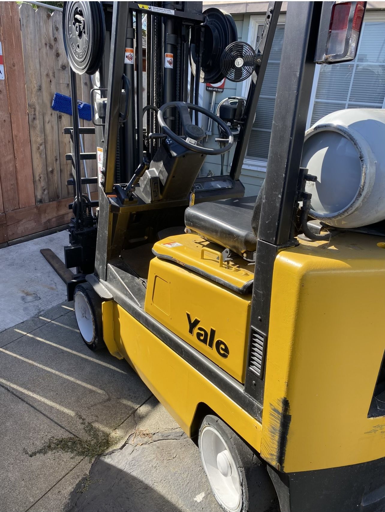 YALE FORKLIFT FOR SALE MUST GO MUST SEE 