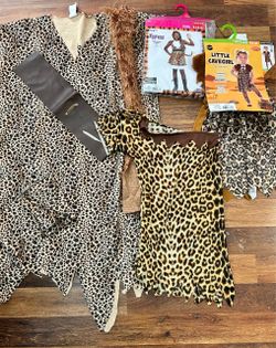 The croods inspire family costumes adult man standard size (can fit Xl  or more ) women (like xs-s)