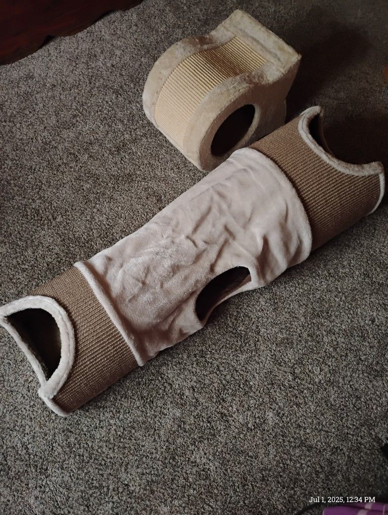 Cat Tunnels And Scratchers