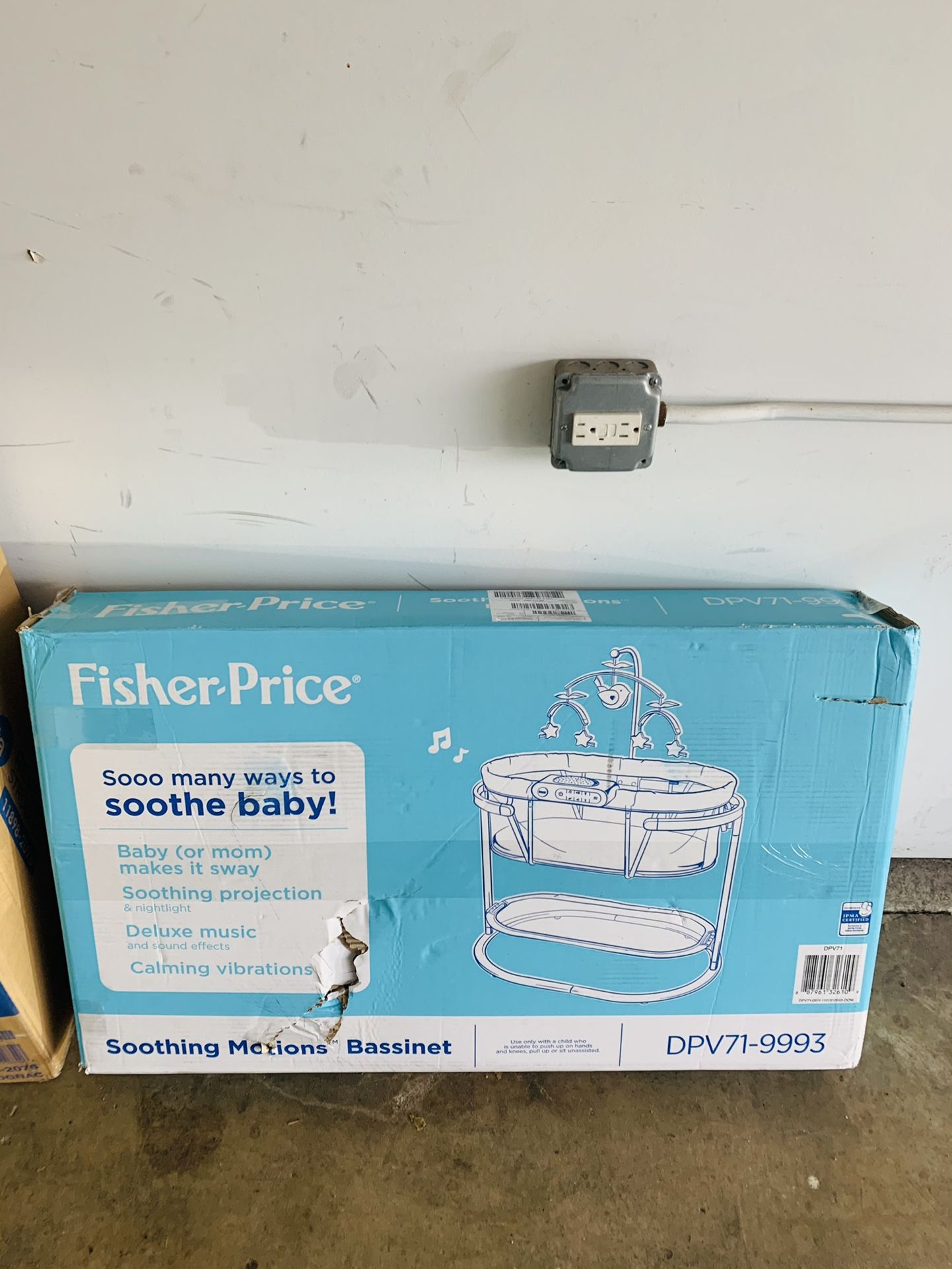 Fisher Price Soothing Motions Bassinet