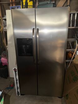 Frigidaire side-by-side