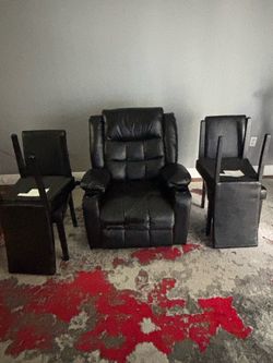 Recliner 4 chairs need them gone got new furniture