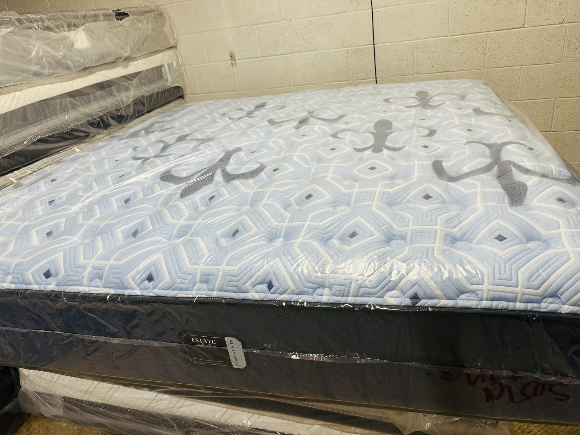 Stearns & Foster® Estate Collection King Size Mattress 