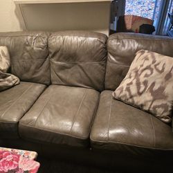 2 Sofas