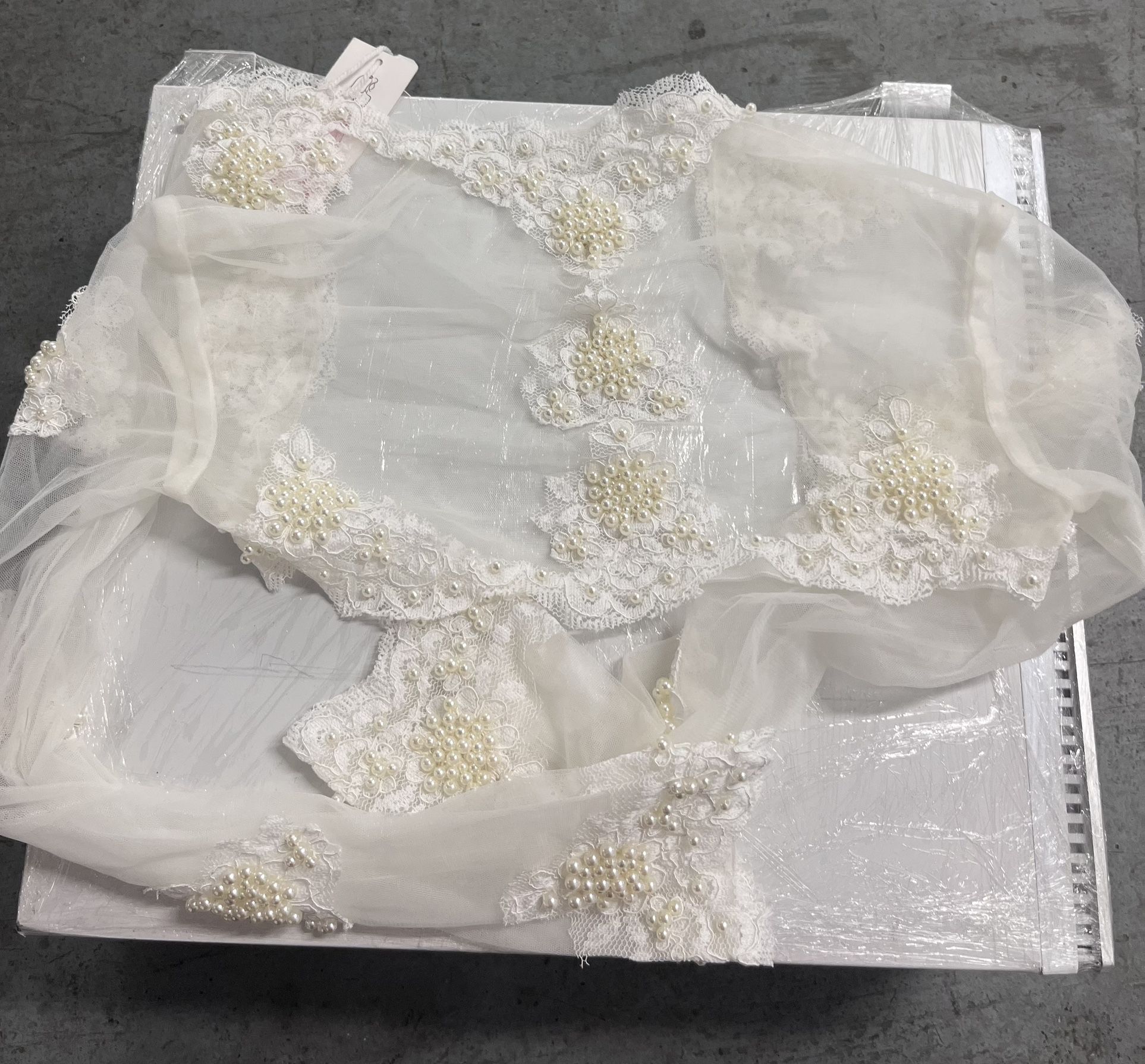 Vintage-Style Tulle Lace Wrap with Pearls – Handmade Bridal Cover-Up