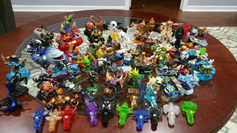 HUGE lot or Skylanders