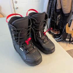 Snowboard Boots Kids Size 7 (Matrix)