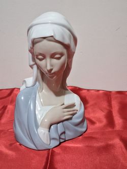 LLadro Porcelain bles Mary