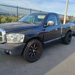 2004 Dodge Ram 1500 5.7 