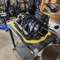 2010 Dodge Charger R/T Intake Manifold 
