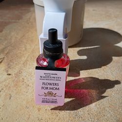 Bath And Body Works Wallflower Plug And Fragrance Jar