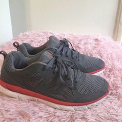 Starter men’s shoes size 9.5