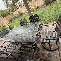 table plus 6 chair outdoor 