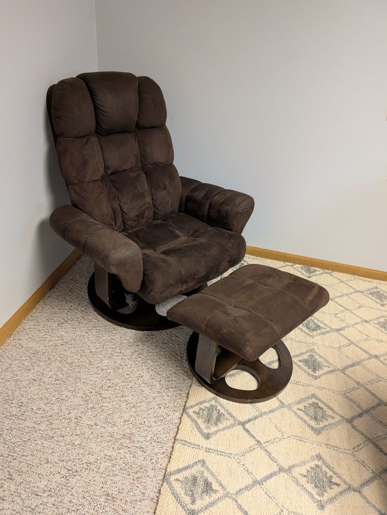 Comfy Chair With Ottoman