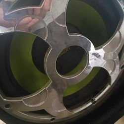 fusion 12 inch powered sub