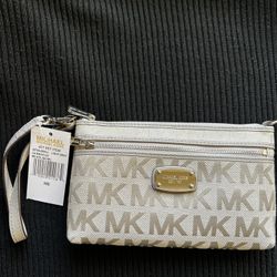 NEW Michael Kors Large Wristlet