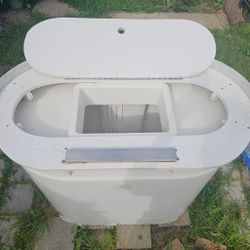 Pacific Edge bait tank