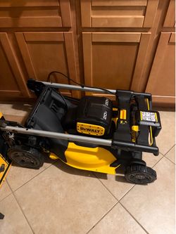 Dewalt battery powered push lawn mower kit 2x20 XR