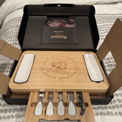 Smirly Cheeseboard - Never Used