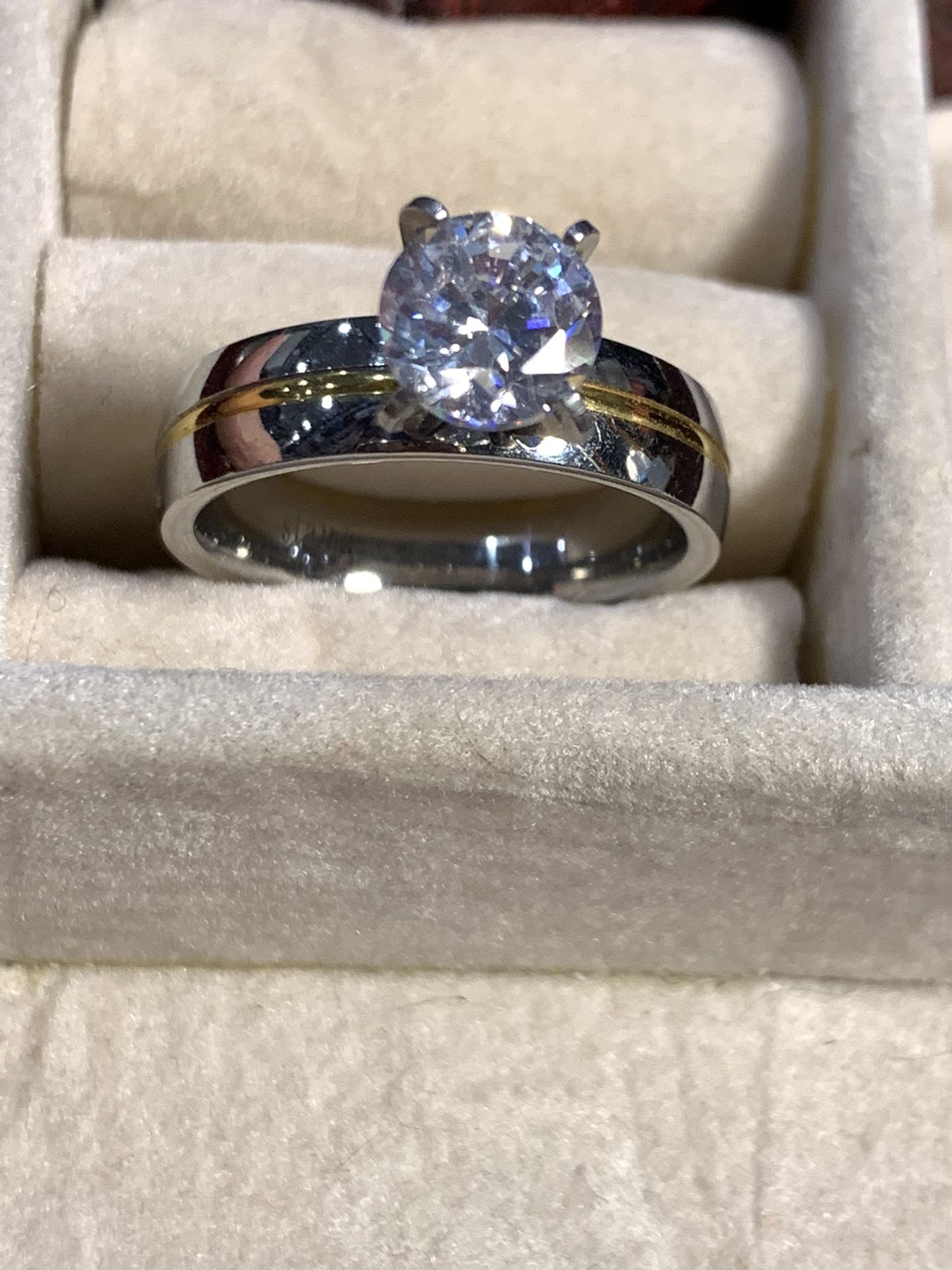 CZ Ring. Size 8. Stone Has Nice Sparkle   About  1 1/2 Ct Stone. 