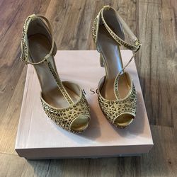 New! Stunning Thalia Sodi Peep Toe Pumps! Gold Size 8