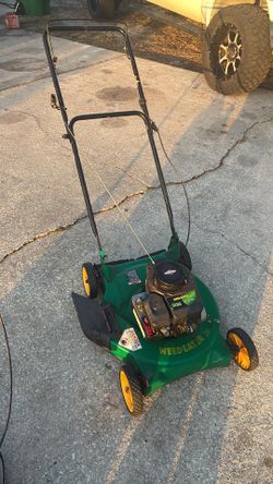 Lawn mower (running)