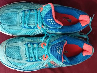 Lindos Tenis El Número 10 O El  11 Solo 20 Mirar Fotos