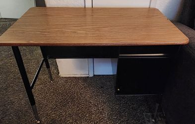 Children's desk