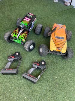 Traxxas Grave  Monster Jam    Traxxas Monster Mutt