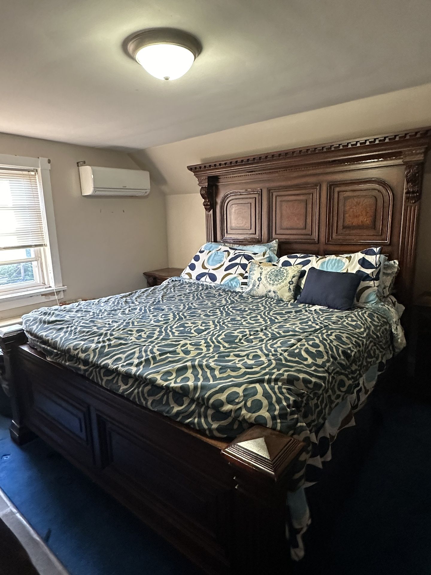 5 Piece Fairmont Designs Traditional King Bedroom Suite