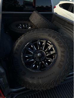 Rims Fuel 17”+ Tires