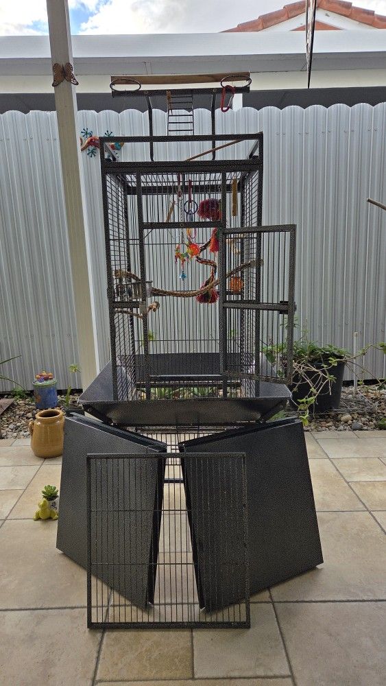 Jaula Negra De Hierro Fuerte Para Aves En Exelentes Condiciones