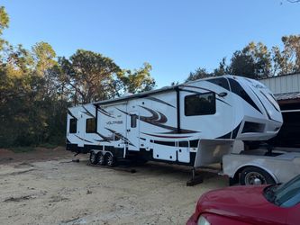 2011 43’ Voltage Toy Hauler