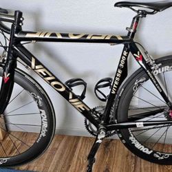 Velo Vitesse Carbon Road Bike