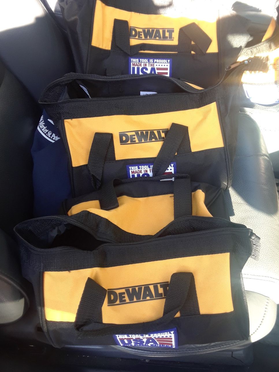 New Dewalt bag 3 bas for drill