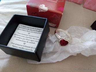 New Avon Halo Heart Ring Size 10