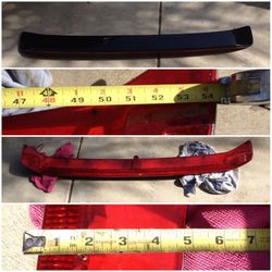 Car fin with tail light