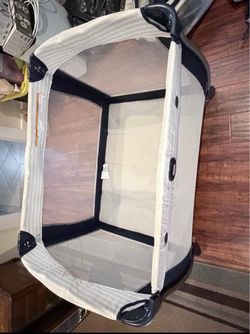 Graco Pack 'n Play Travel Bassinet Playard Features Portable Bassinet Diaper Changer and more