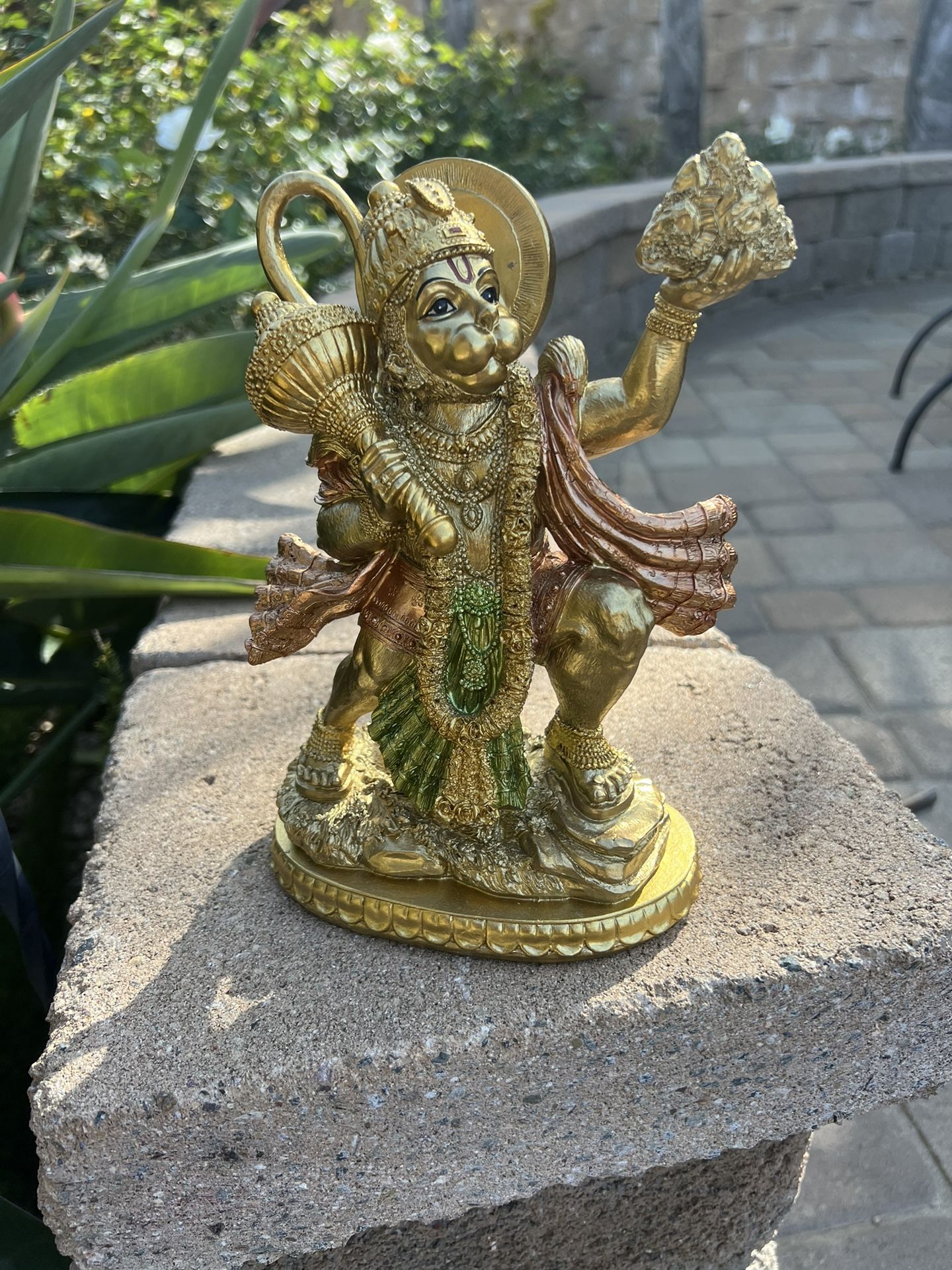 alikiki Hindu God Flying Hanuman Statue