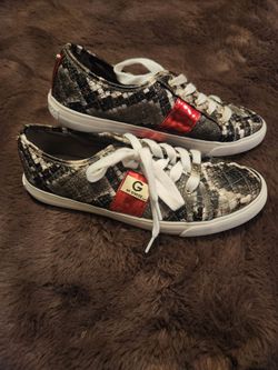GUESS SNEAKERS (WOMEN)