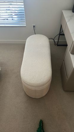 Boucle puff with storage