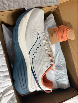 Saucony Hurricane 24
